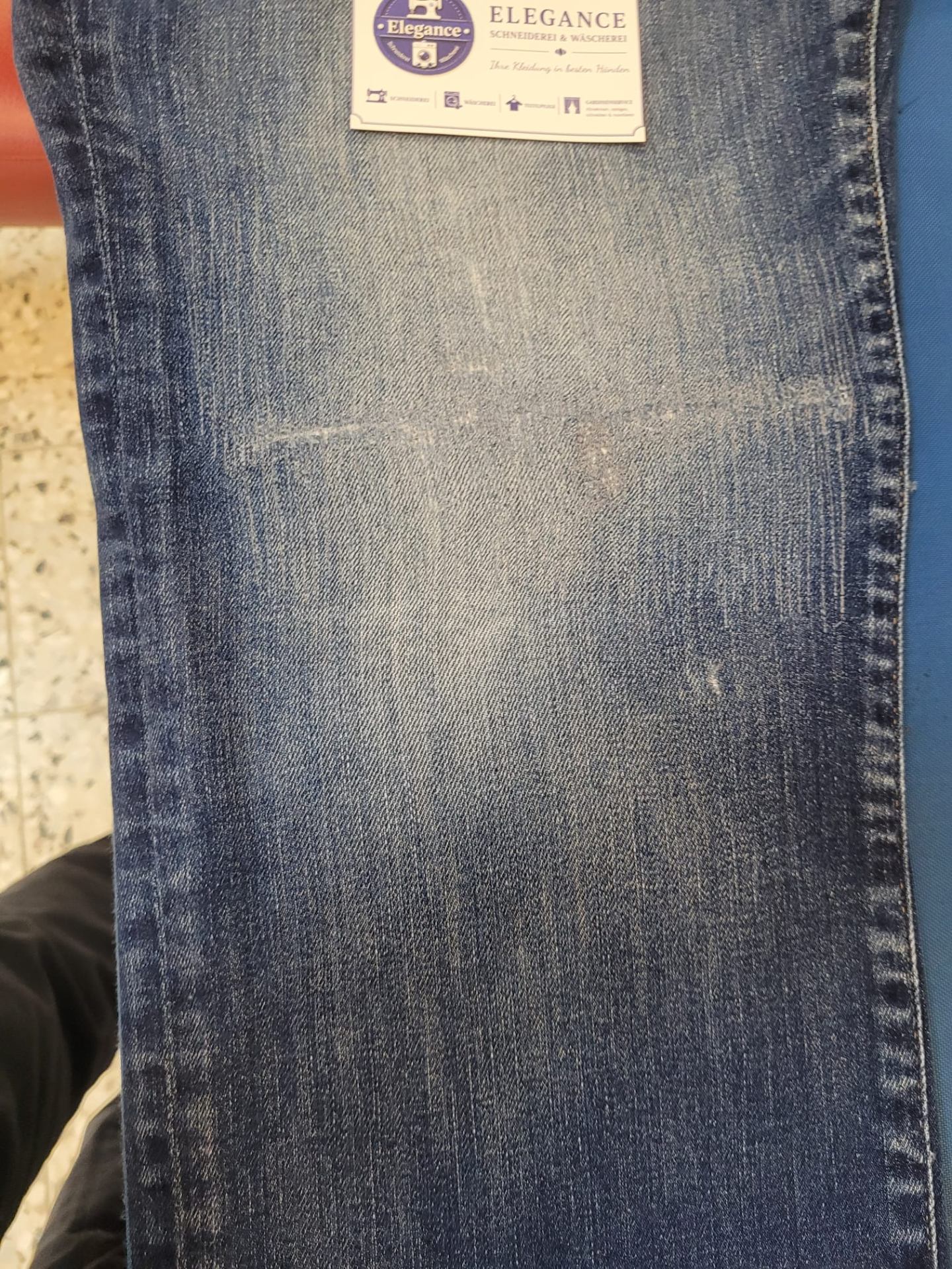 Jeans – Knie repariert – nachher